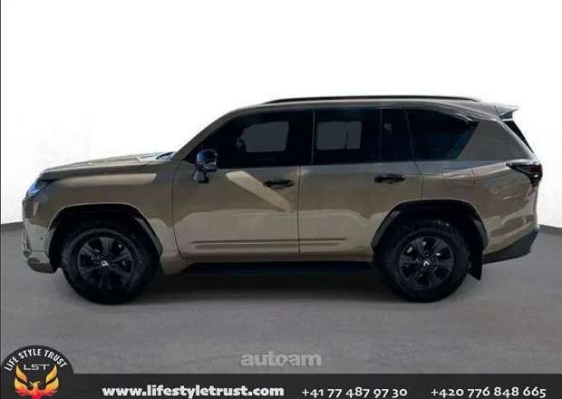 Lexus LX 700