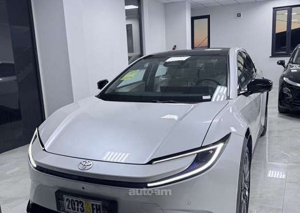 Toyota bZ5