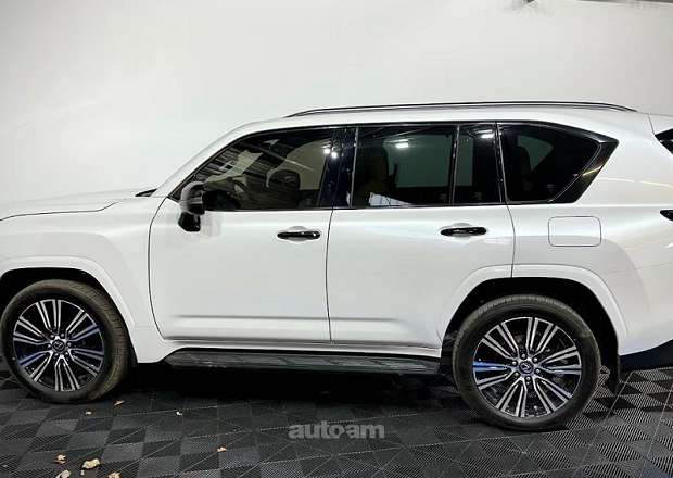Lexus LX 600