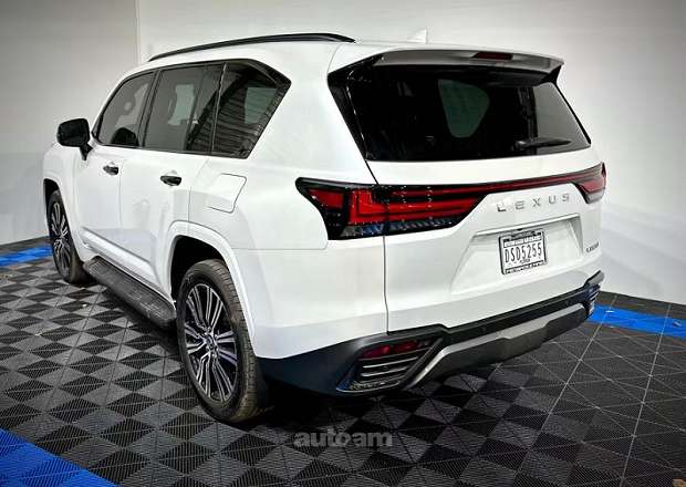 Lexus LX 600