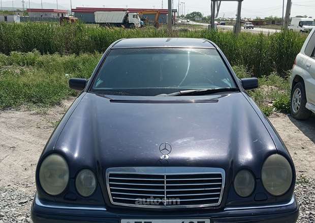 Mercedes-Benz CE 320