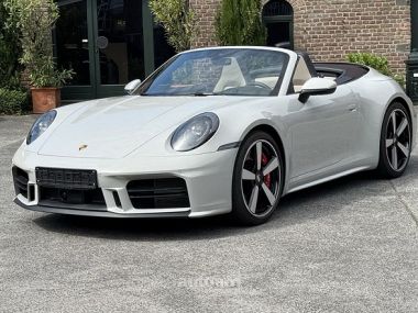 Porsche 911  2025 