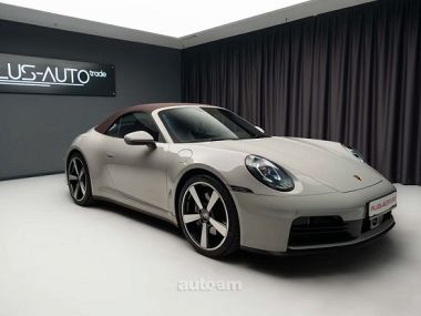Porsche 911  2025 