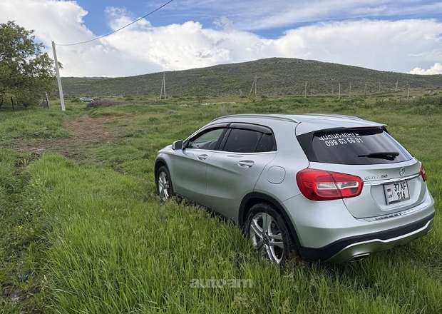 Mercedes-Benz GLA 250