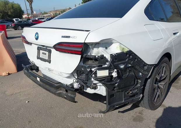 BMW i5