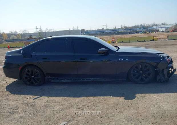 BMW i7