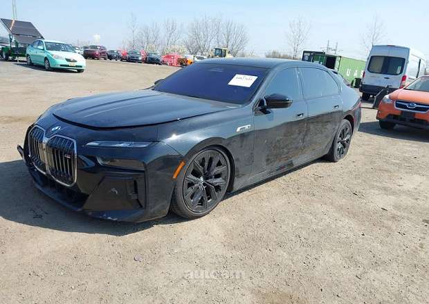 BMW i7