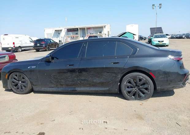 BMW i7