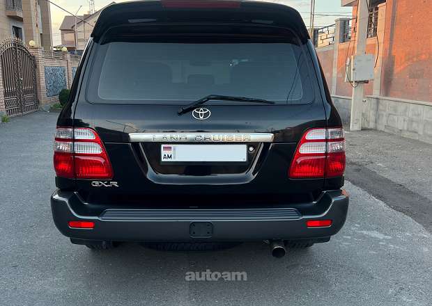 Toyota Land Cruiser 100