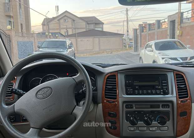 Toyota Land Cruiser 100
