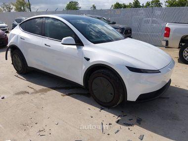 Tesla Model Y  2026 