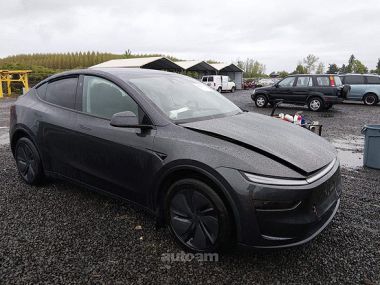 Tesla Model Y  2026 