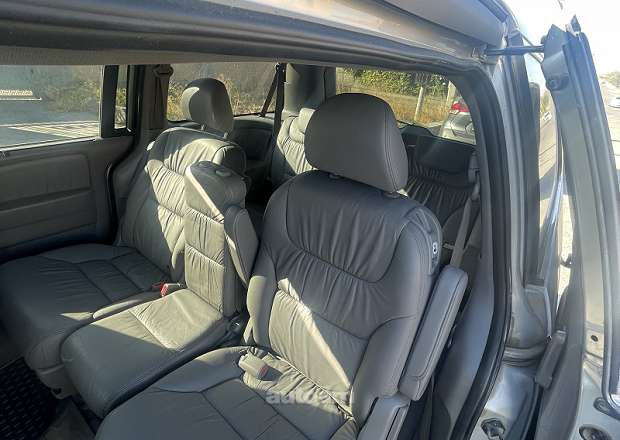 Honda Odyssey 2010 — photo 8