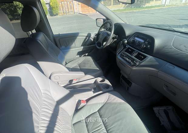 Honda Odyssey 2010 — photo 5