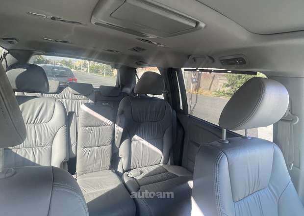 Honda Odyssey 2010 — photo 6
