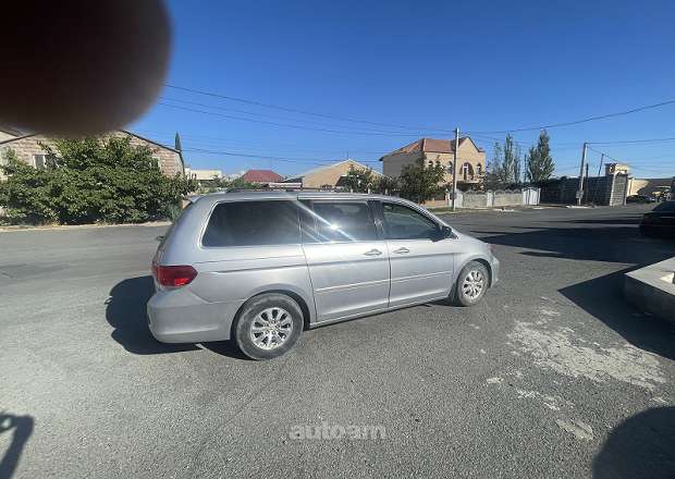 Honda Odyssey 2010 — photo 3