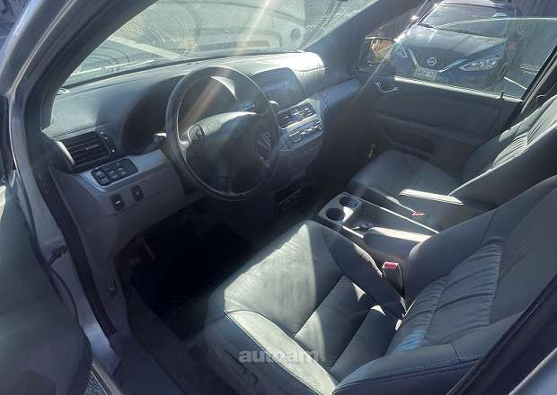 Honda Odyssey 2010 — photo 7