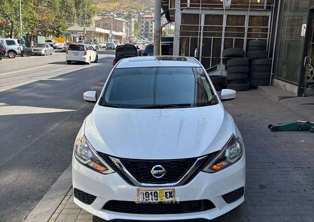 Nissan Sentra 2019 — photo 1