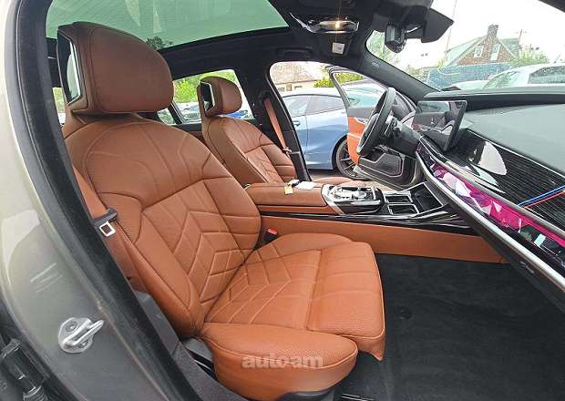 BMW 750