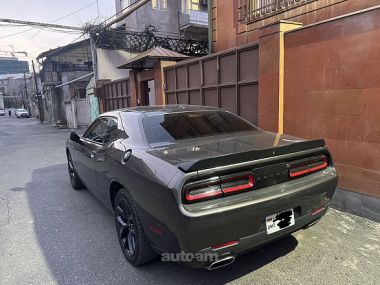 Dodge Challenger  2021 