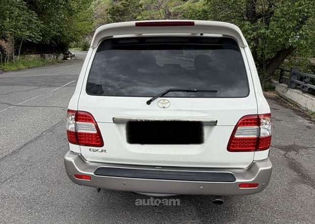 Toyota Land Cruiser 100