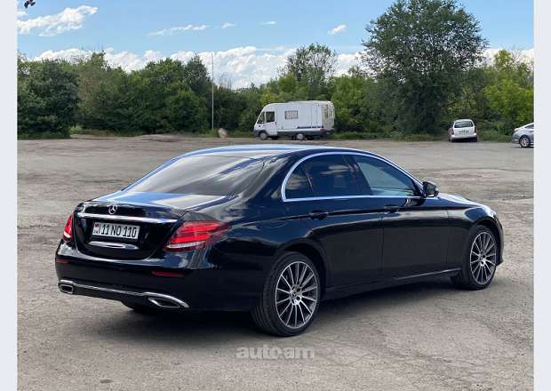 Mercedes-Benz E 200