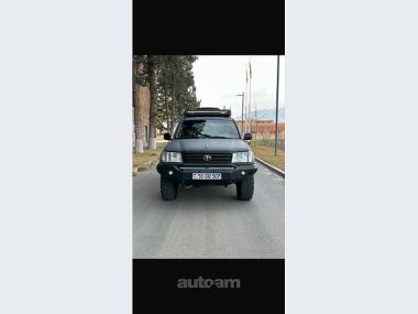 Toyota Land Cruiser 100  2001 