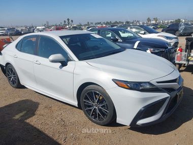 Toyota Camry  2024 
