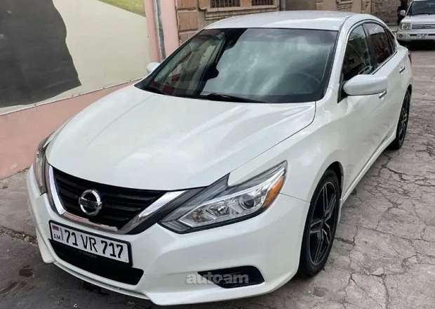 Nissan Altima