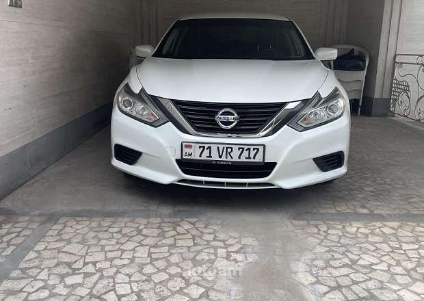Nissan Altima