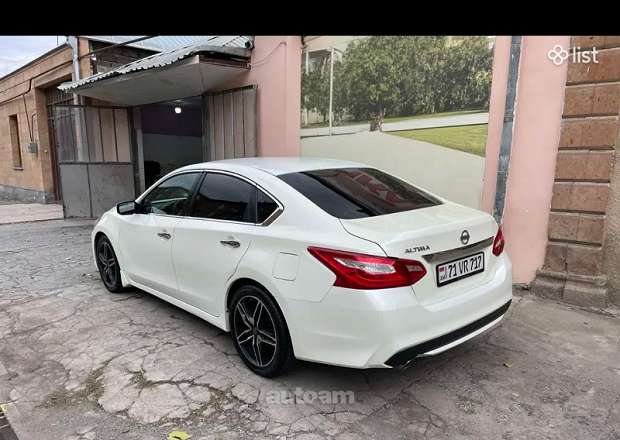 Nissan Altima