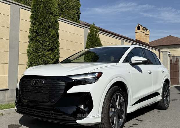 Audi Q4 e-tron 2023 — photo 1