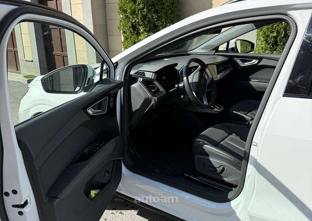 Audi Q4 e-tron 2023 — photo 9