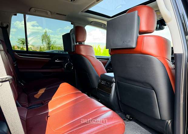 Lexus LX 570 2017 — photo 10