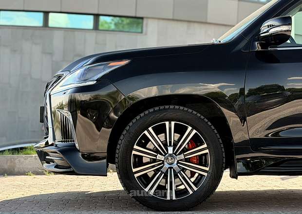 Lexus LX 570 2017 — photo 15