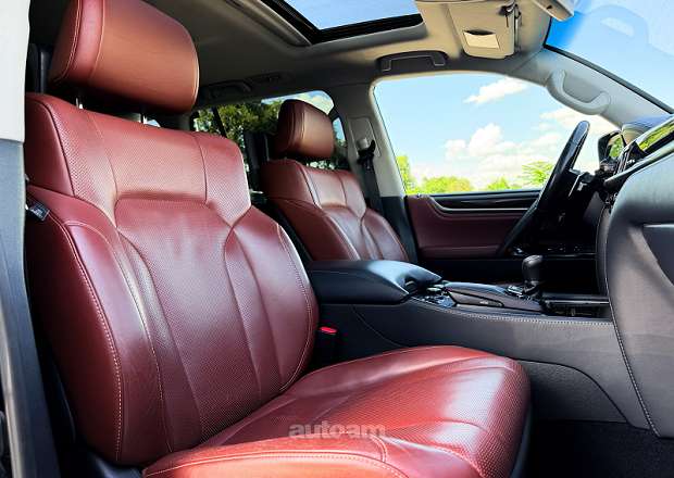 Lexus LX 570 2017 — photo 11