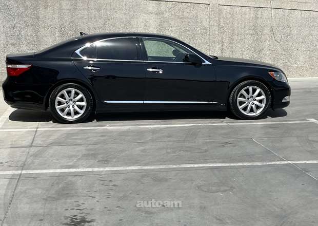 Lexus LS 460
