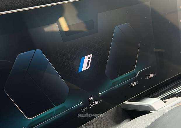 BMW i7