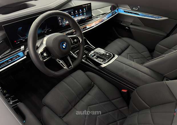 BMW i7