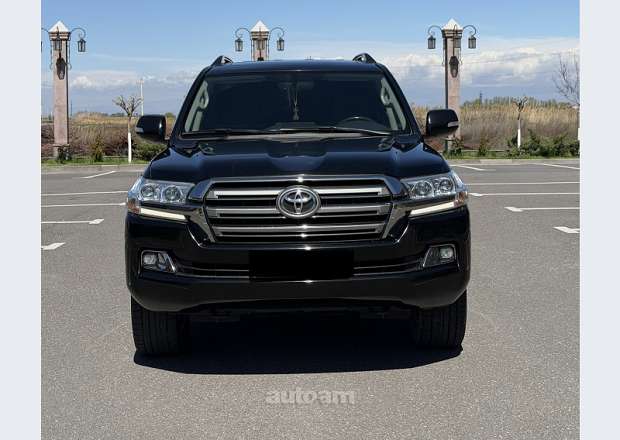 Toyota Land Cruiser 200 2017 — фото 1