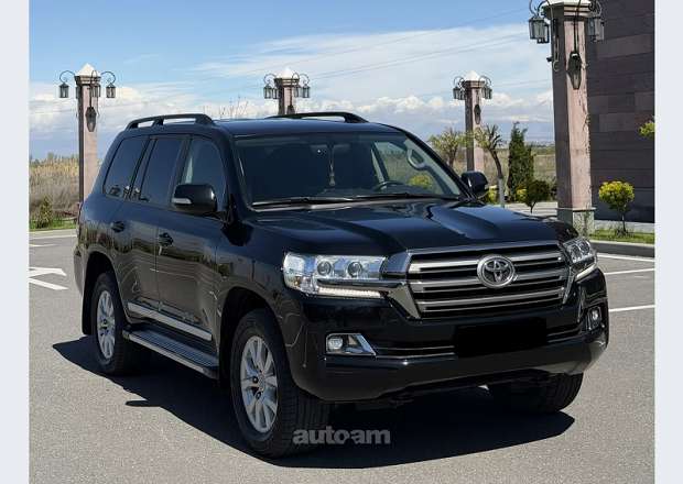 Toyota Land Cruiser 200 2017 — фото 2