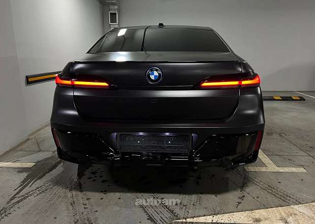 BMW 740