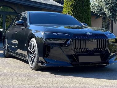 BMW 740  2023 