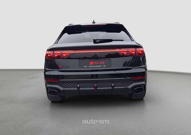 Audi RSQ8