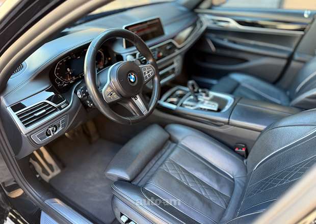 BMW 750