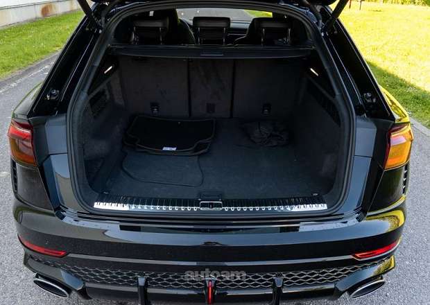Audi RSQ8