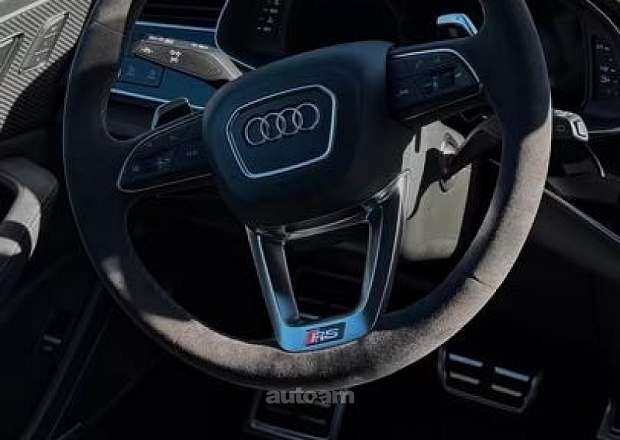 Audi RSQ8