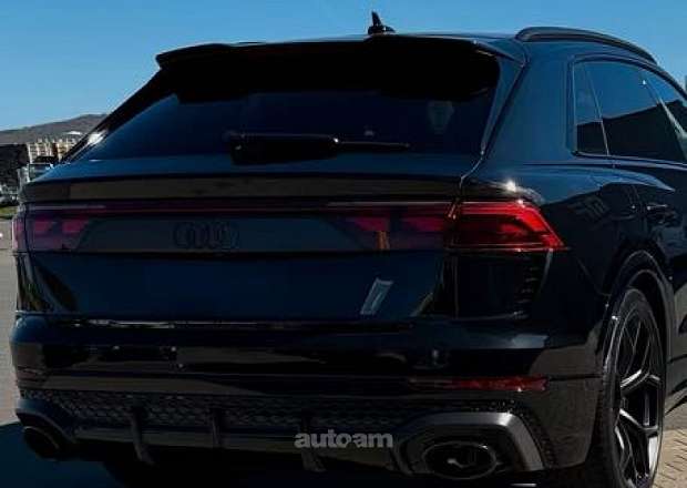 Audi RSQ8