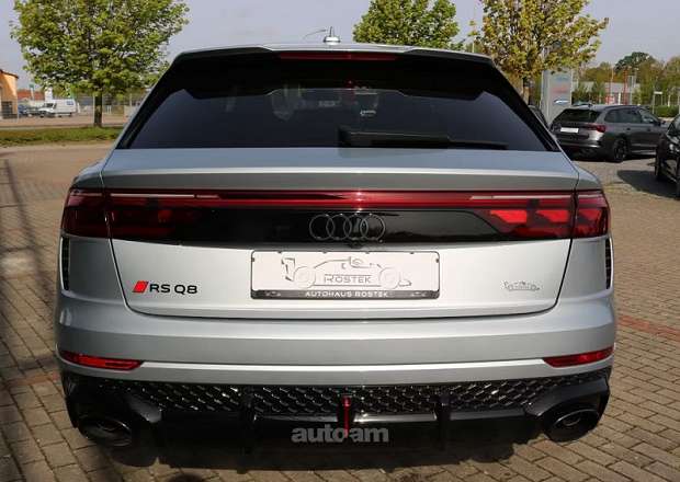 Audi RSQ8