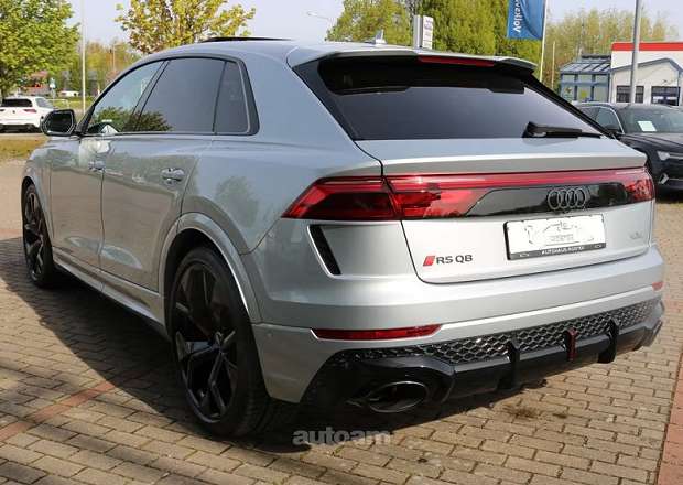 Audi RSQ8